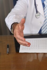 ほうれい線の治療でダウンタイムが短い方法は？
